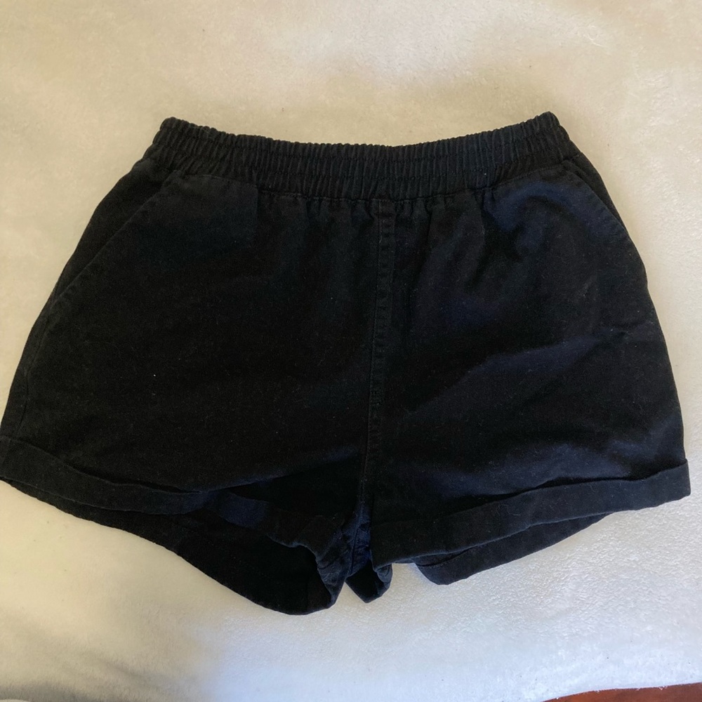 Forever 21 Black Elastic Band Shorts With Pockets- Size S